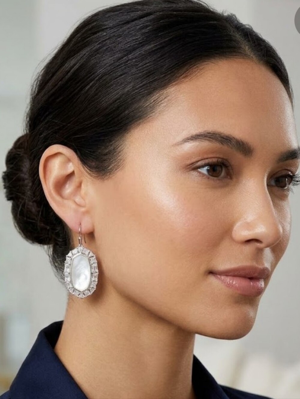 Kendra Scott Elle Crystal Frame Mother Of Pearl Earrings NWT